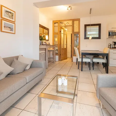 Strandnahe Und Moderne Mit Terrasse, Ravensberg, Apartament *
