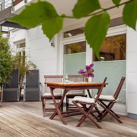 Strandnahe Und Moderne Mit Terrasse, Ravensberg, *