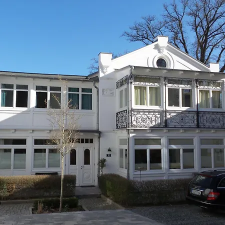 Strandnahe Und Moderne Mit Terrasse, Ravensberg, Apartamento