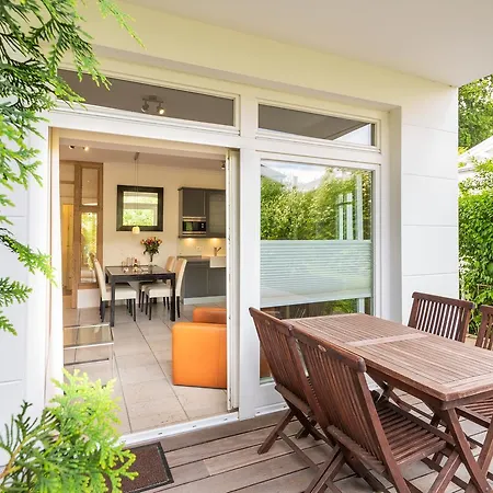 Strandnahe Und Moderne Mit Terrasse, Ravensberg, * Binz