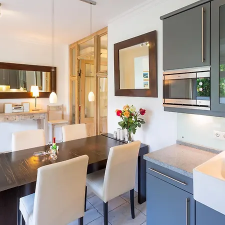 Strandnahe Und Moderne Mit Terrasse, Ravensberg, Apartmán