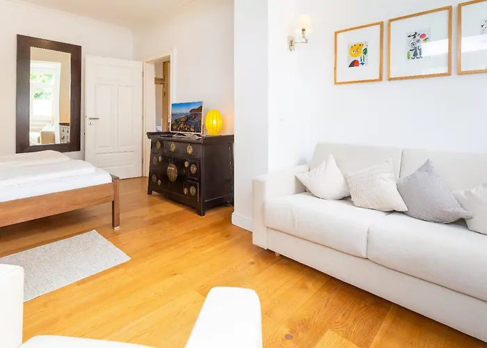 Strandnahe Und Moderne Mit Terrasse, Ravensberg, * Binz