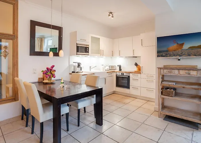 Strandnahe Und Moderne Mit Terrasse, Ravensberg, * Binz