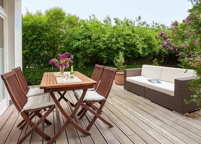 Strandnahe Und Moderne Mit Terrasse, Ravensberg, * Binz